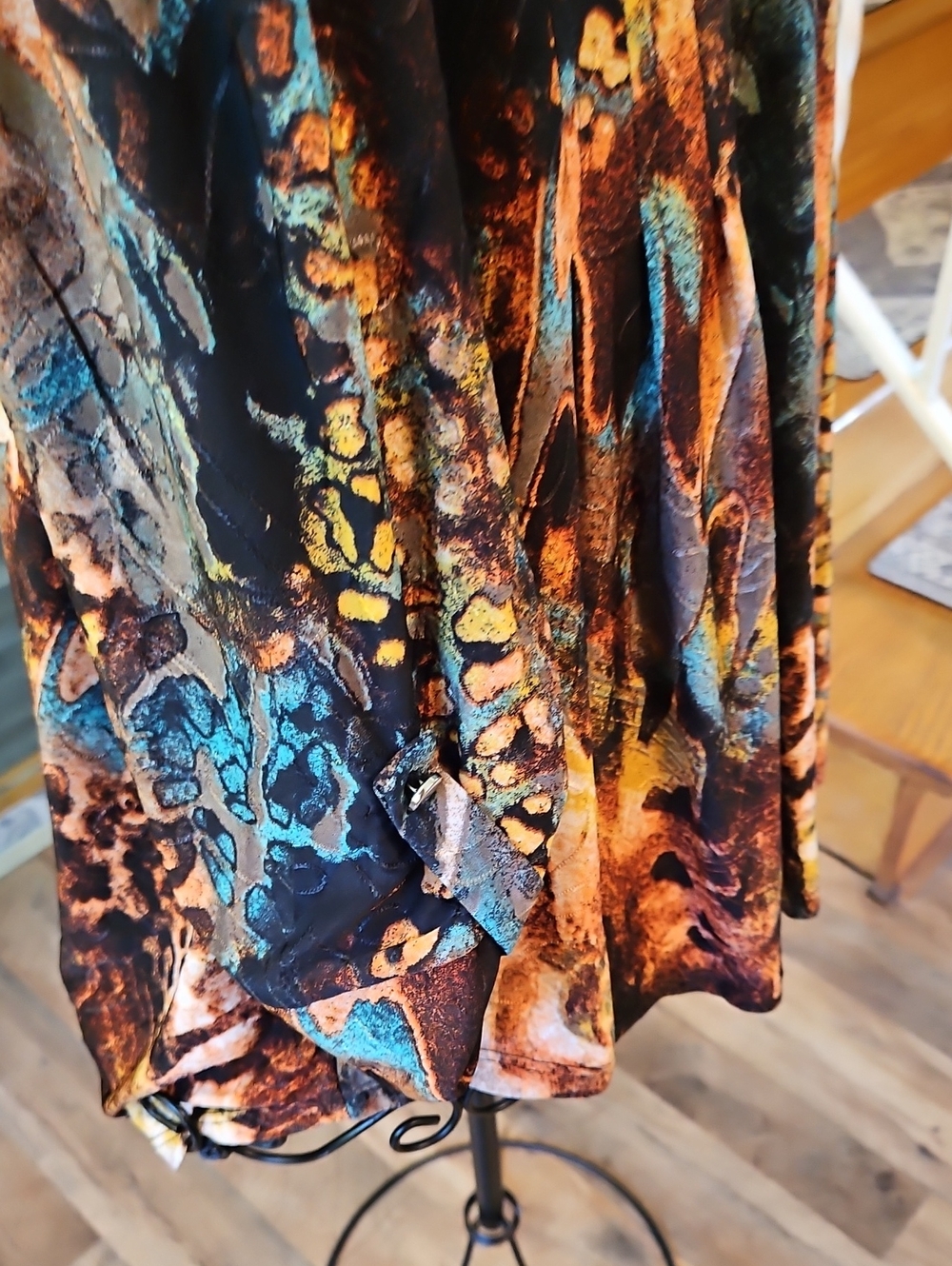 👚Ava & Grace  Multicolor Abstract Button-Front Tunic - Picture 7 of 9